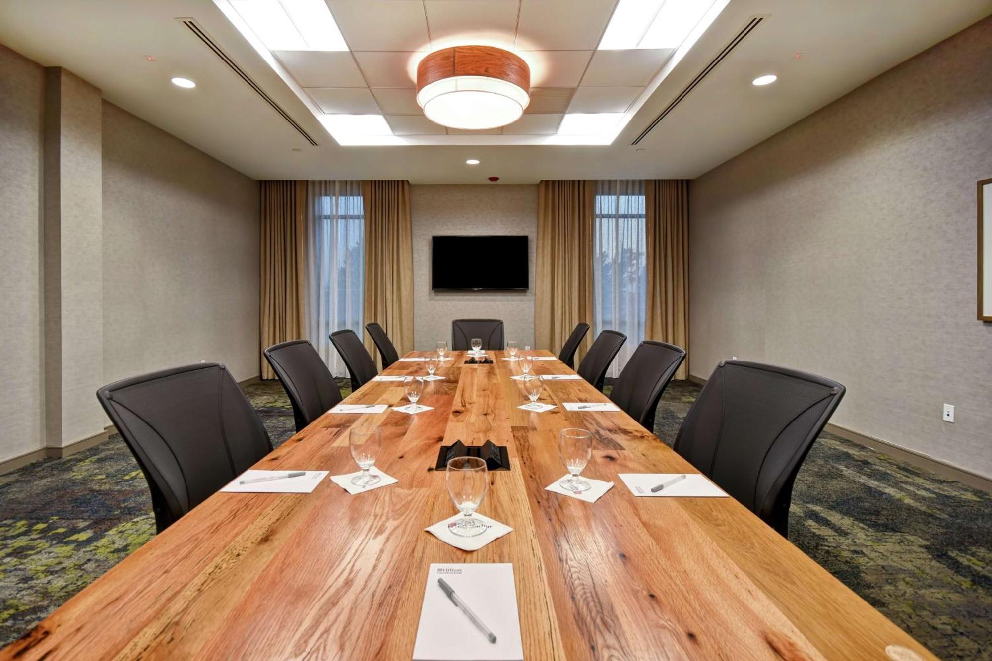 Hilton Garden Inn Jackson Ngoại thất bức ảnh
